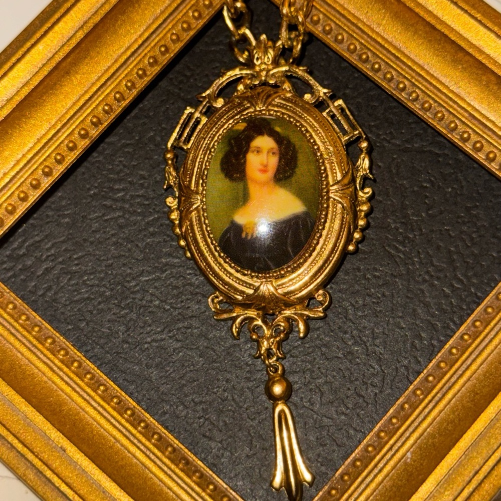 Vintage ART Cameo Pendant/Brooch Necklace - Picture 7 of 15